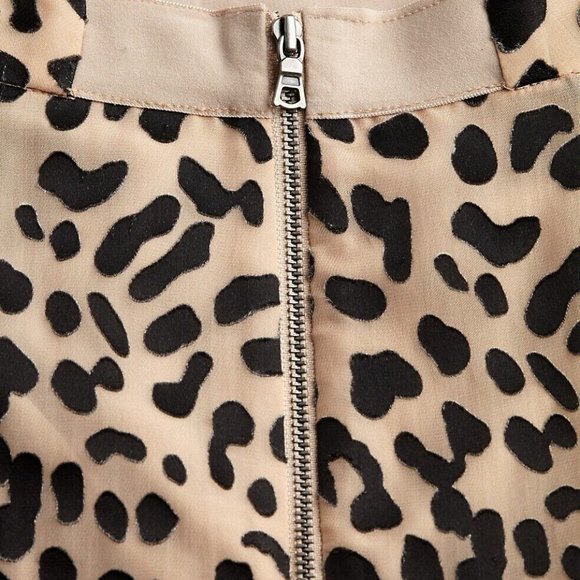 Alice + Olivia Athena Leopard Print Midi Skirt - Picture 4 of 4